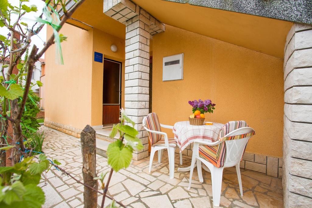 Apartments Nela Pula Ngoại thất bức ảnh
